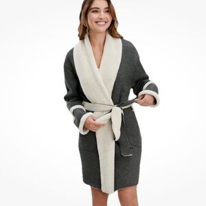 New Splendid Comfy Sherpa Robe Short Robe, White And Grey Size Large L